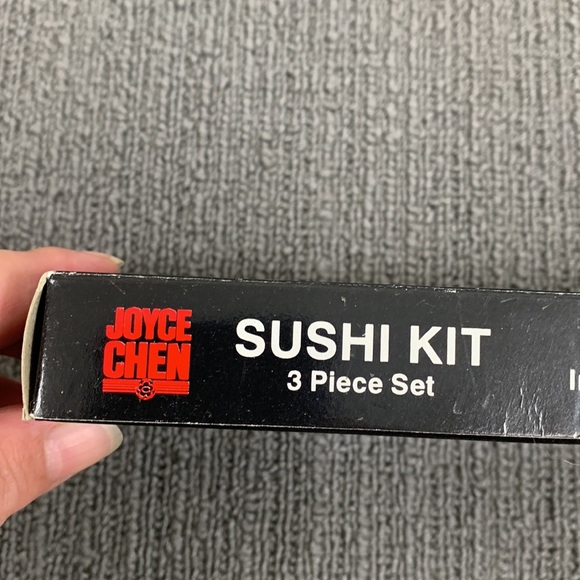 Joyce Chen Sushi Kit Make Your Own Traditional Rolled Sushi Maki-Zushi at Home - Picture 4 of 7